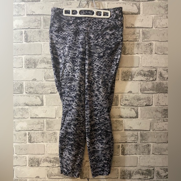 Lululemon Base Pace High-Rise Tight 25"
Estuary Grey Multi - Picture 6 of 9